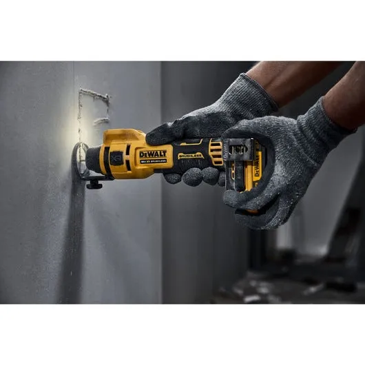 DeWalt DCE555N-XJ 18V XR Brushless Drywall Cut Out Tool with 1 x 4.0Ah Battery & Charger