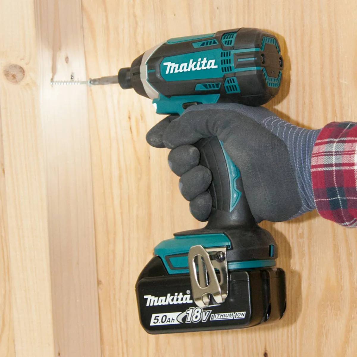 Makita 2 Piece 18V Kit SDS  Hammer   Impact Driver   2 x 5Ah Batteries