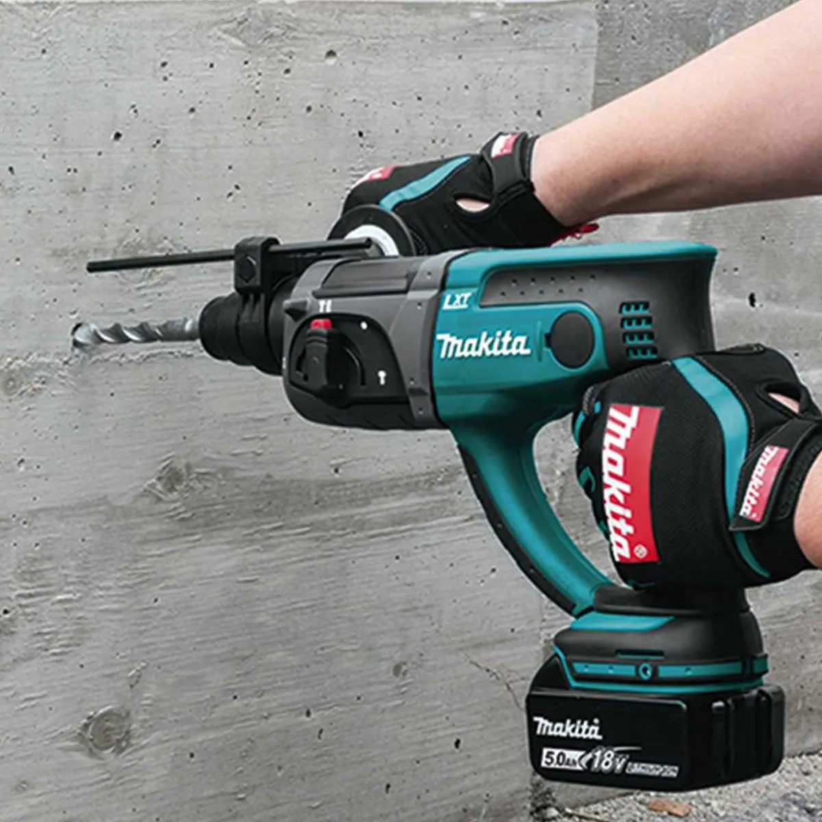 Makita 2 Piece 18V Kit SDS  Hammer   Impact Driver   2 x 5Ah Batteries