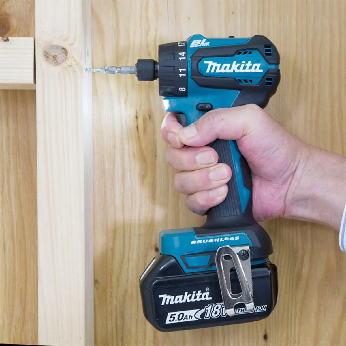 Makita DDF083Z 18V Brushless 1/4 Drill Driver With 1 x 5.0Ah Battery & Charger