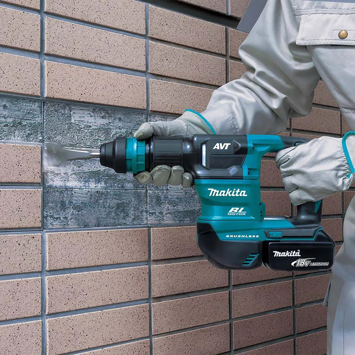 Makita DHK180RTJ 18V LXT Brushless SDS-PLUS Power Scraper With 2 x 5.0Ah Batteries. Charger In Case