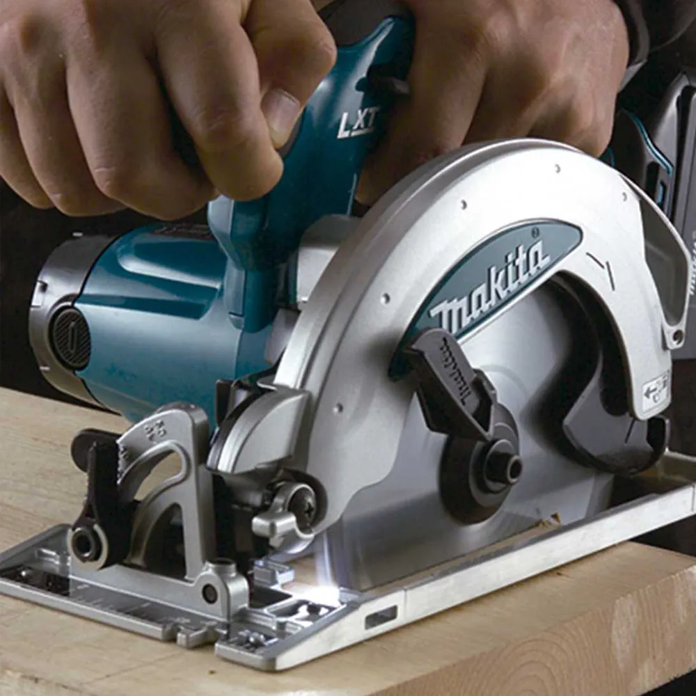 Makita DSS610Z 18V 165mm Cordless Circular Saw with 1 x 5.0Ah Battery Charger & Bag