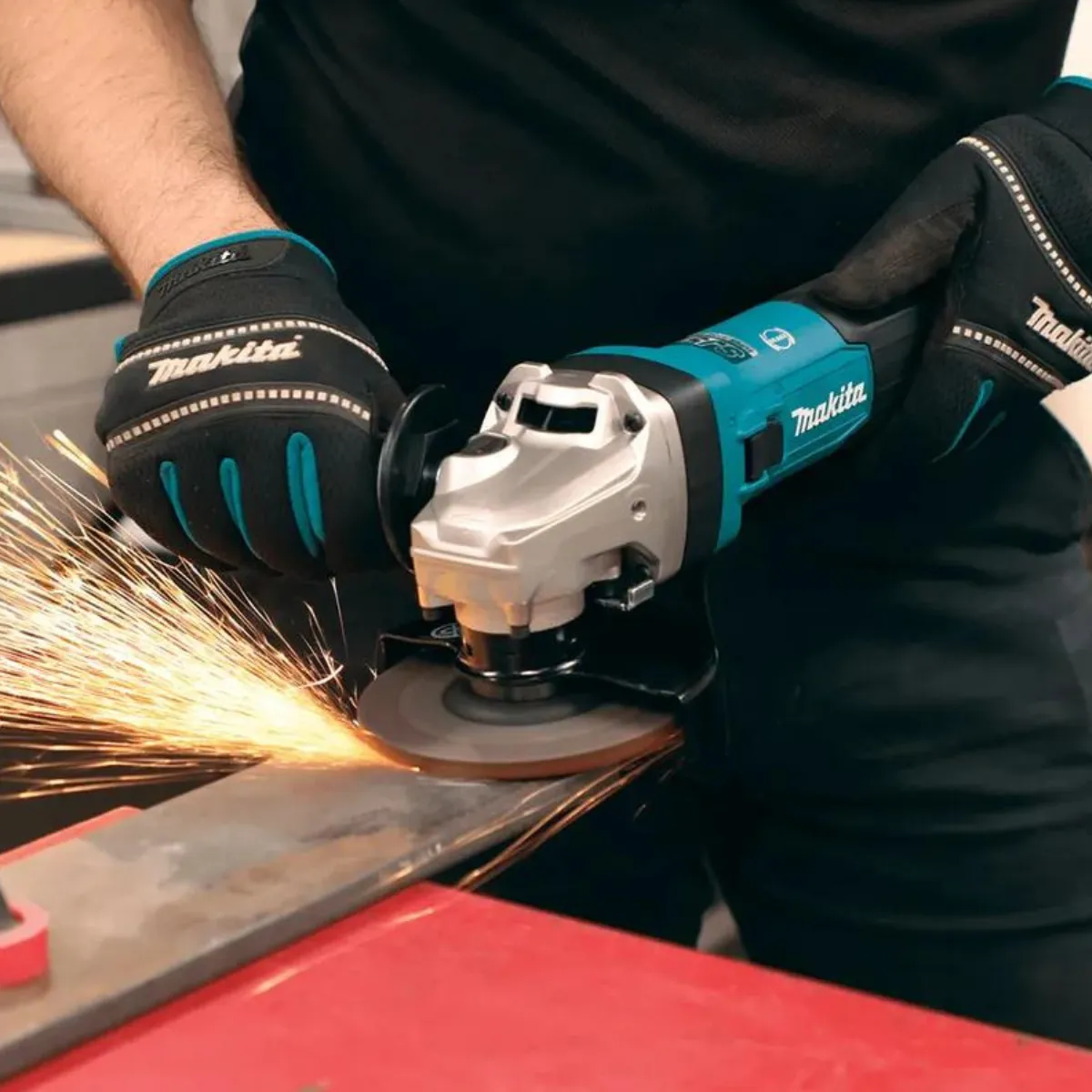 Makita GA5091X01/2 125mm Variable Speed Slide Switch Angle Grinder 240V With Mechanical Brake
