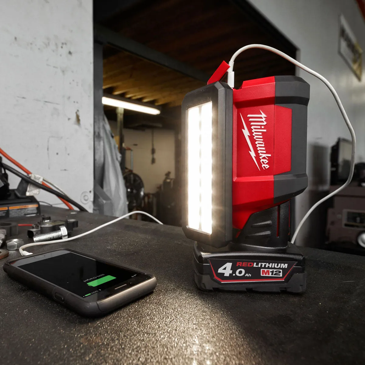Milwaukee M12PAL-0 12V Pivot Area Light with 1 x 2.0Ah Battery & Charger