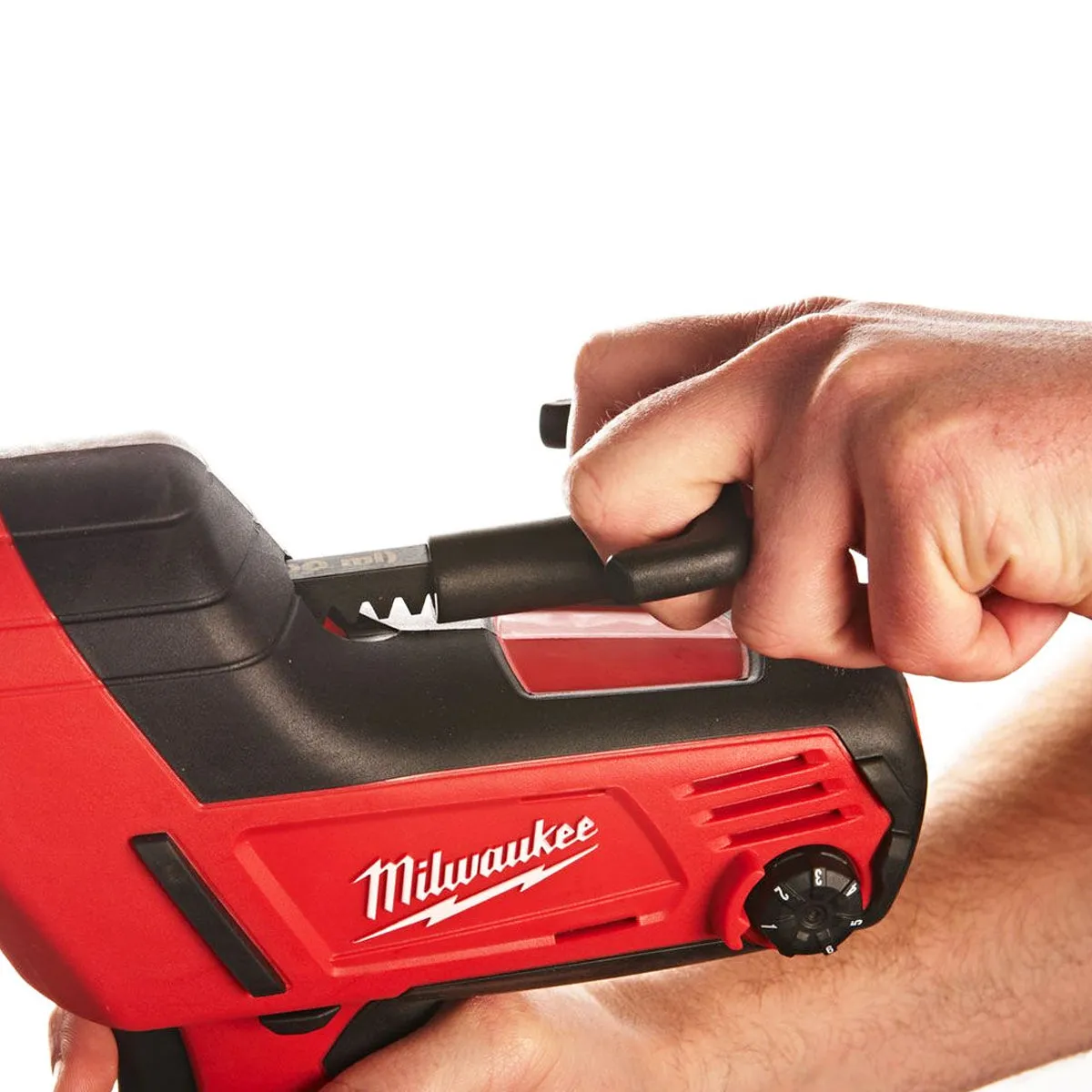 Milwaukee M12PCG310C-201B 12V 310ml Caulking Gun with 1 x 2.0Ah Battery. Charger & Bag 4933448763