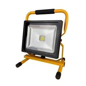Spectre 110V HD 30W LED Minipod Work Light 2700 lumens. 16A Outlet and 16A Plug SP-17182